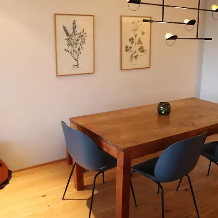 빌라 Stunning Townhouse By The